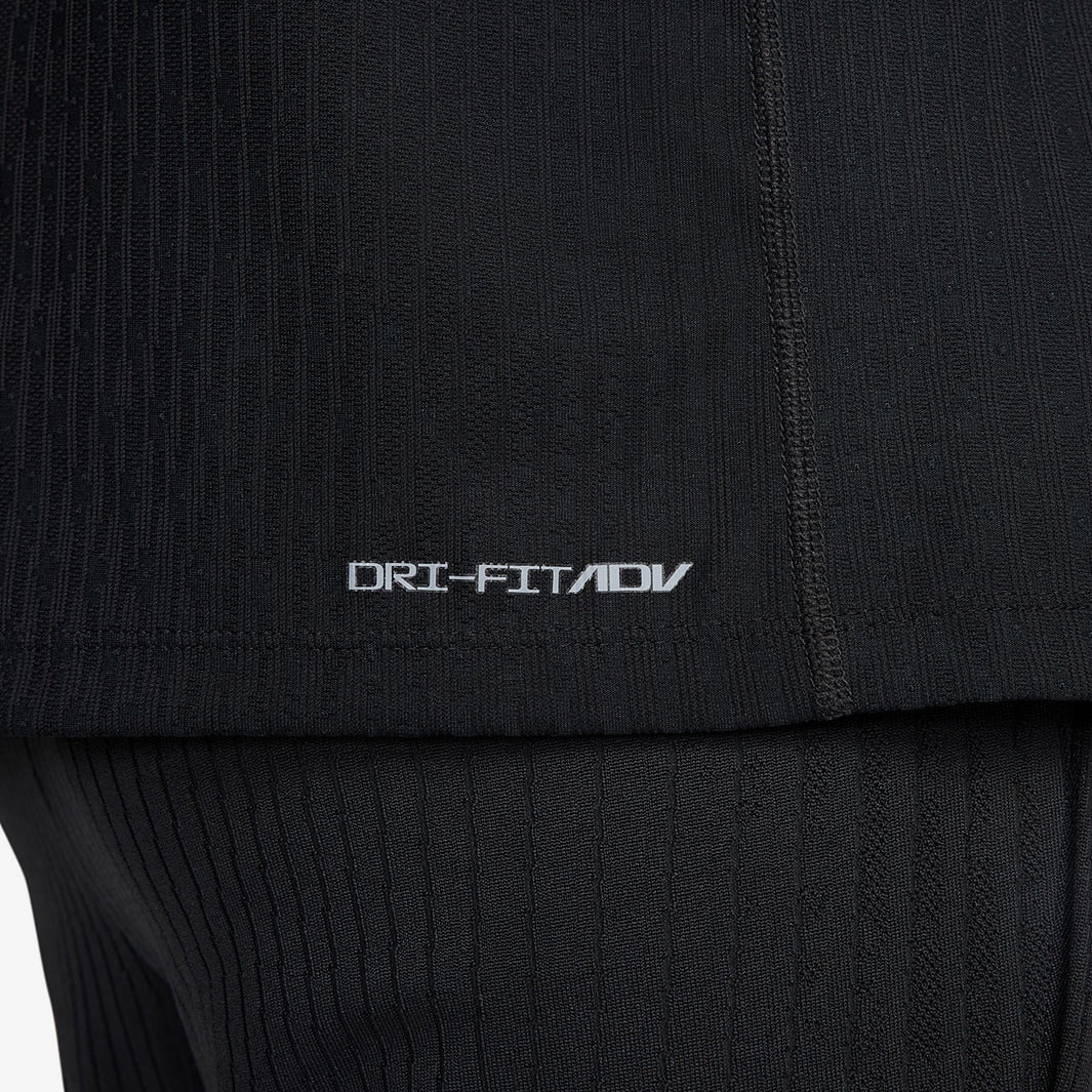 Camisa Treino Nike FC Barcelona 2024/25 - detalhe