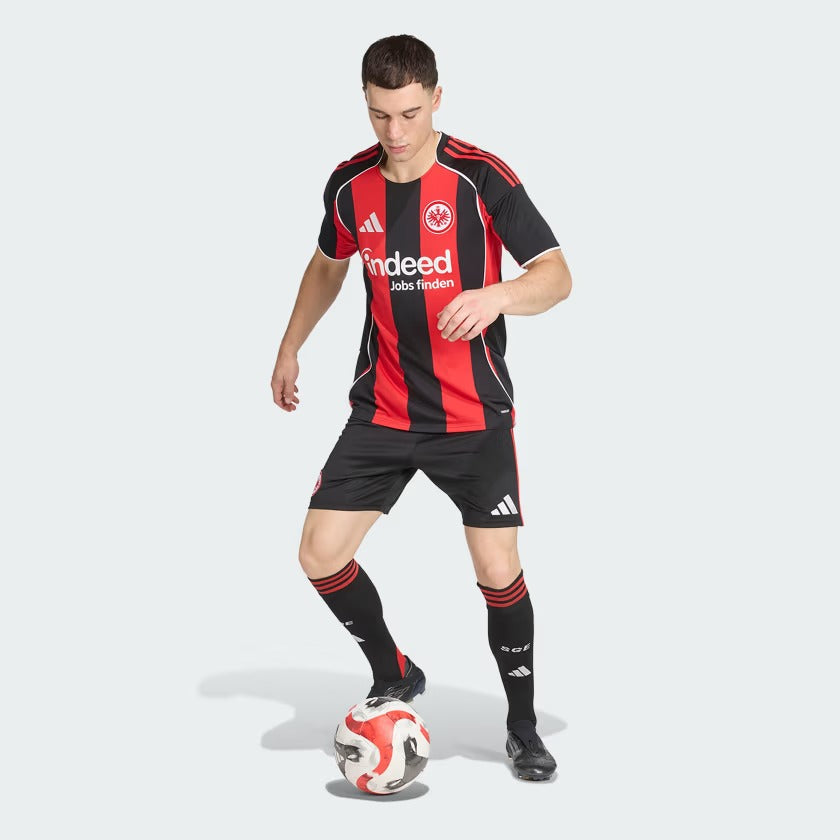 Camisa Frankfurt 2025/26 I - detalhe