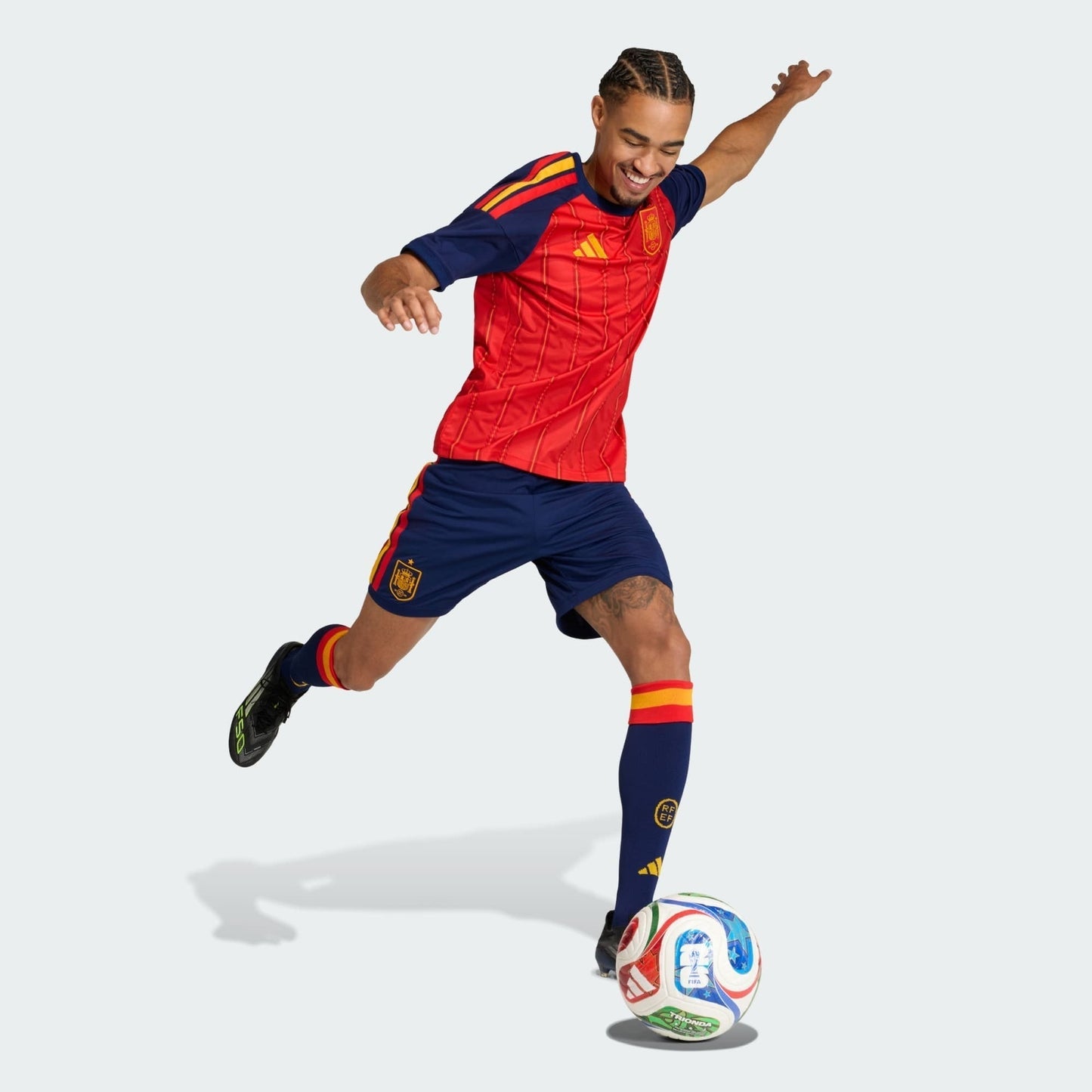 Shorts Espanha 2026/27 I - detalhe da gola