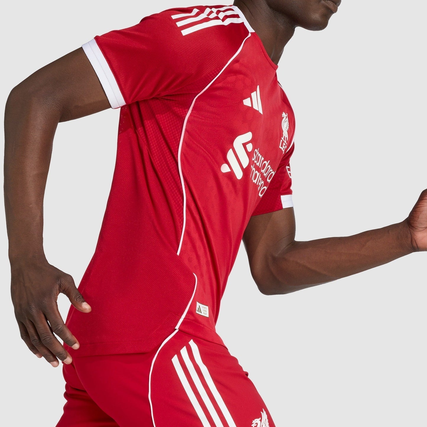 Camisa adidas Liverpool 2025/26 I Jogador - detalhe da manga