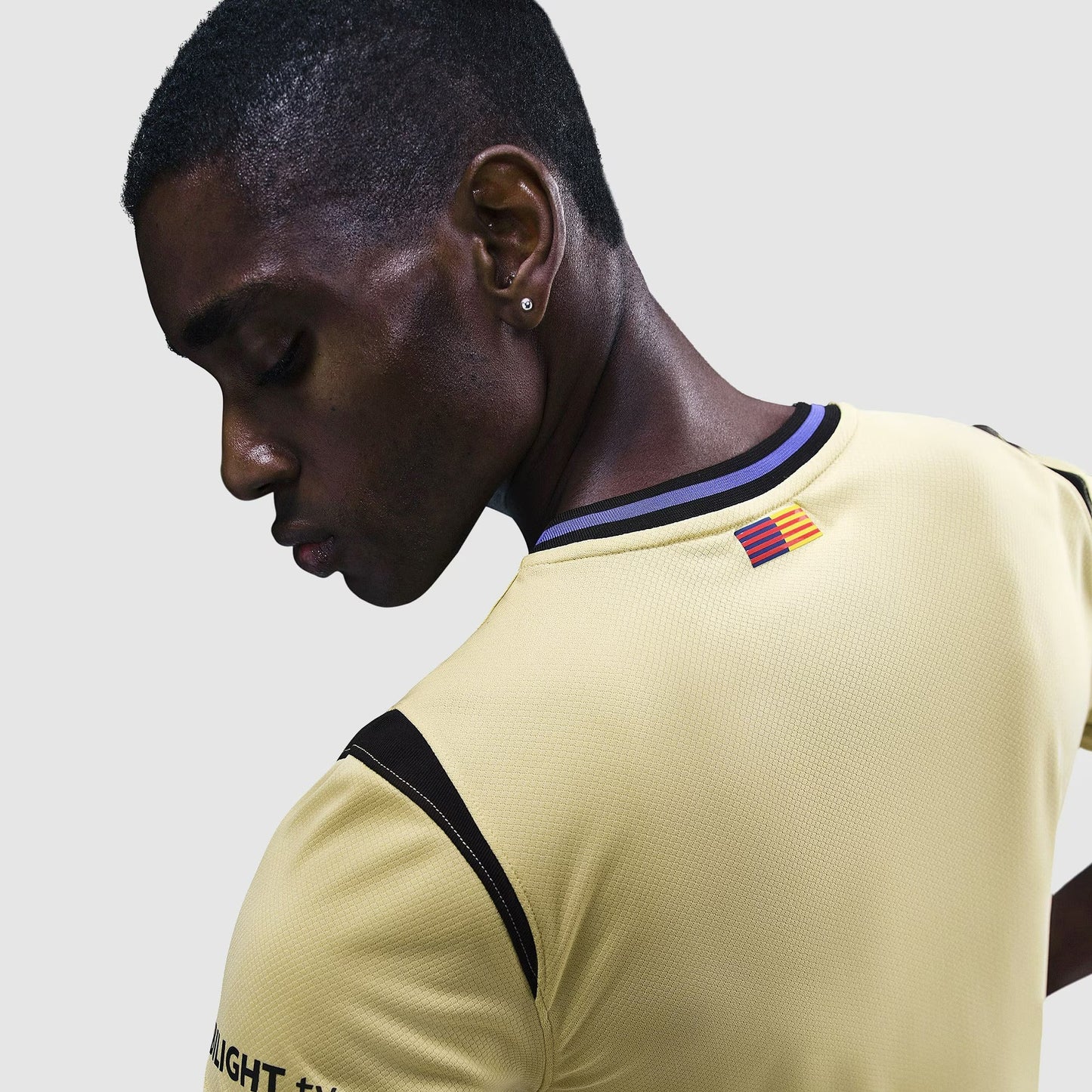 Camisa Nike Barcelona 2025/26 II Torcedor - detalhe da manga
