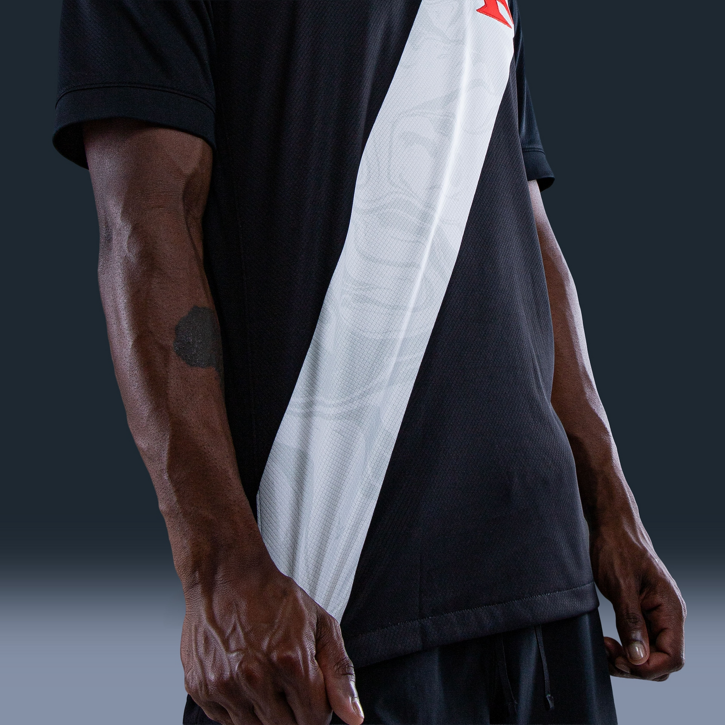 Camisa Nike Vasco 2026/27 I MARINO N° 18 - detalhe da gola