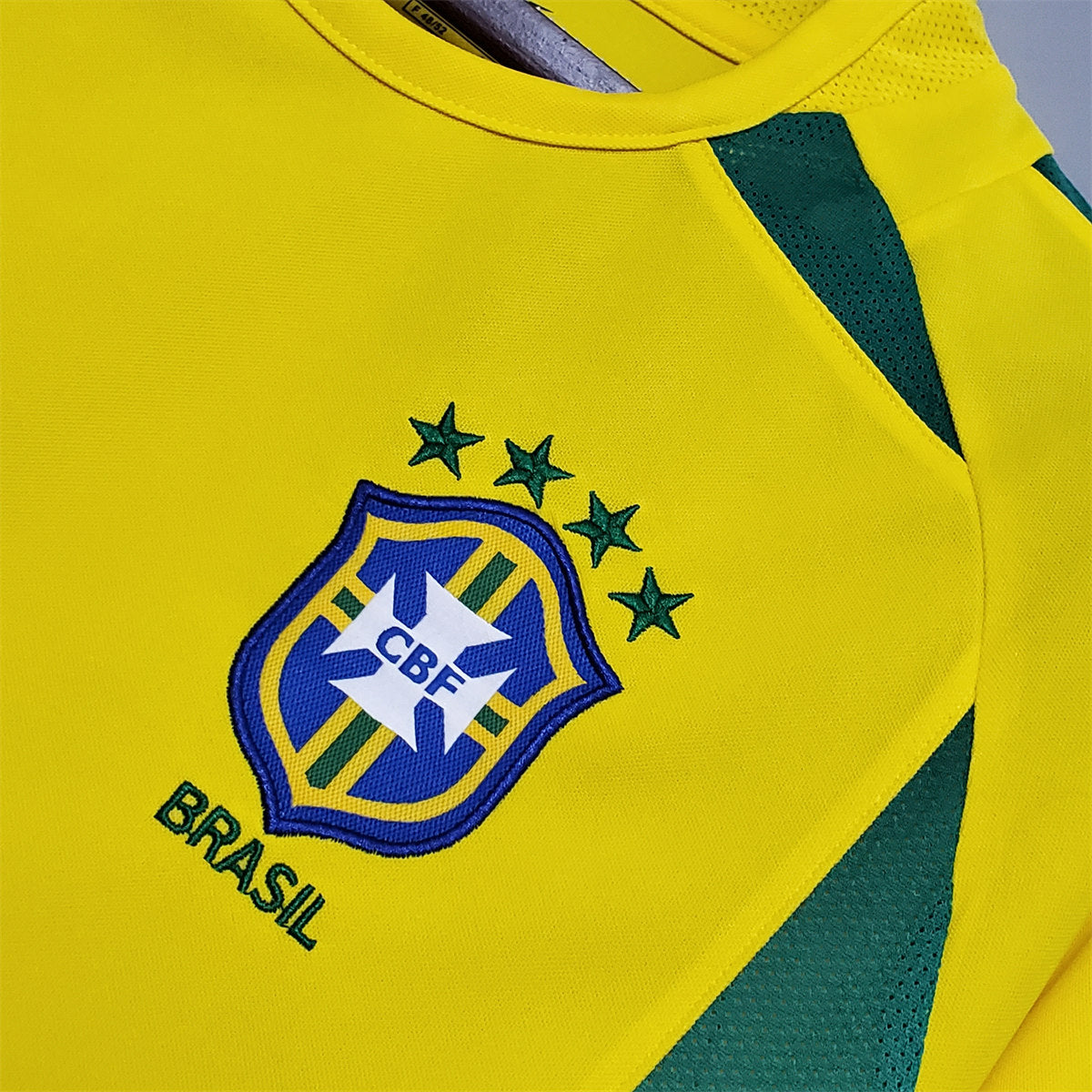 Camisa Seleção Brasil Home - Retrô 2002 - detalhe da gola