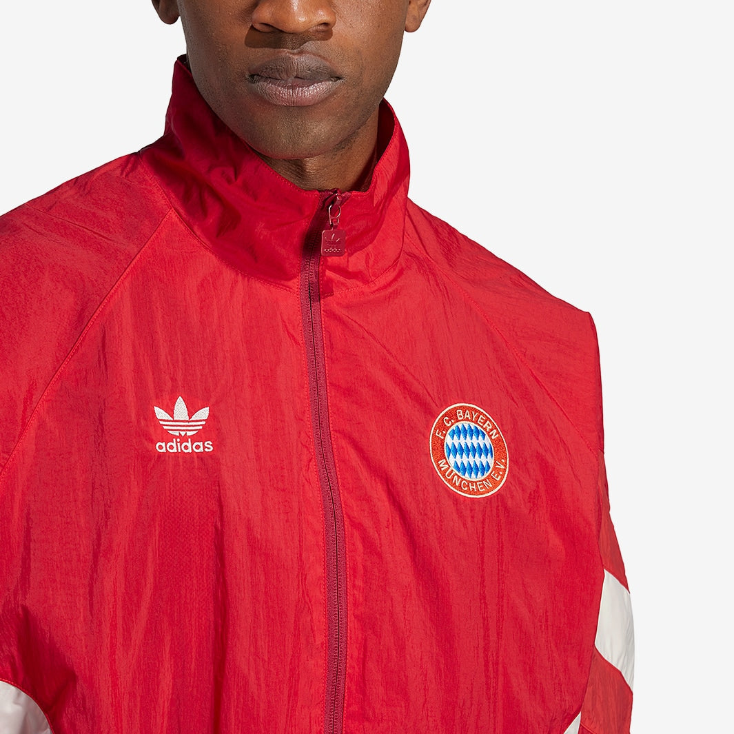 Jaqueta Adidas Originals Bayern de Munique 2024/25 - detalhe