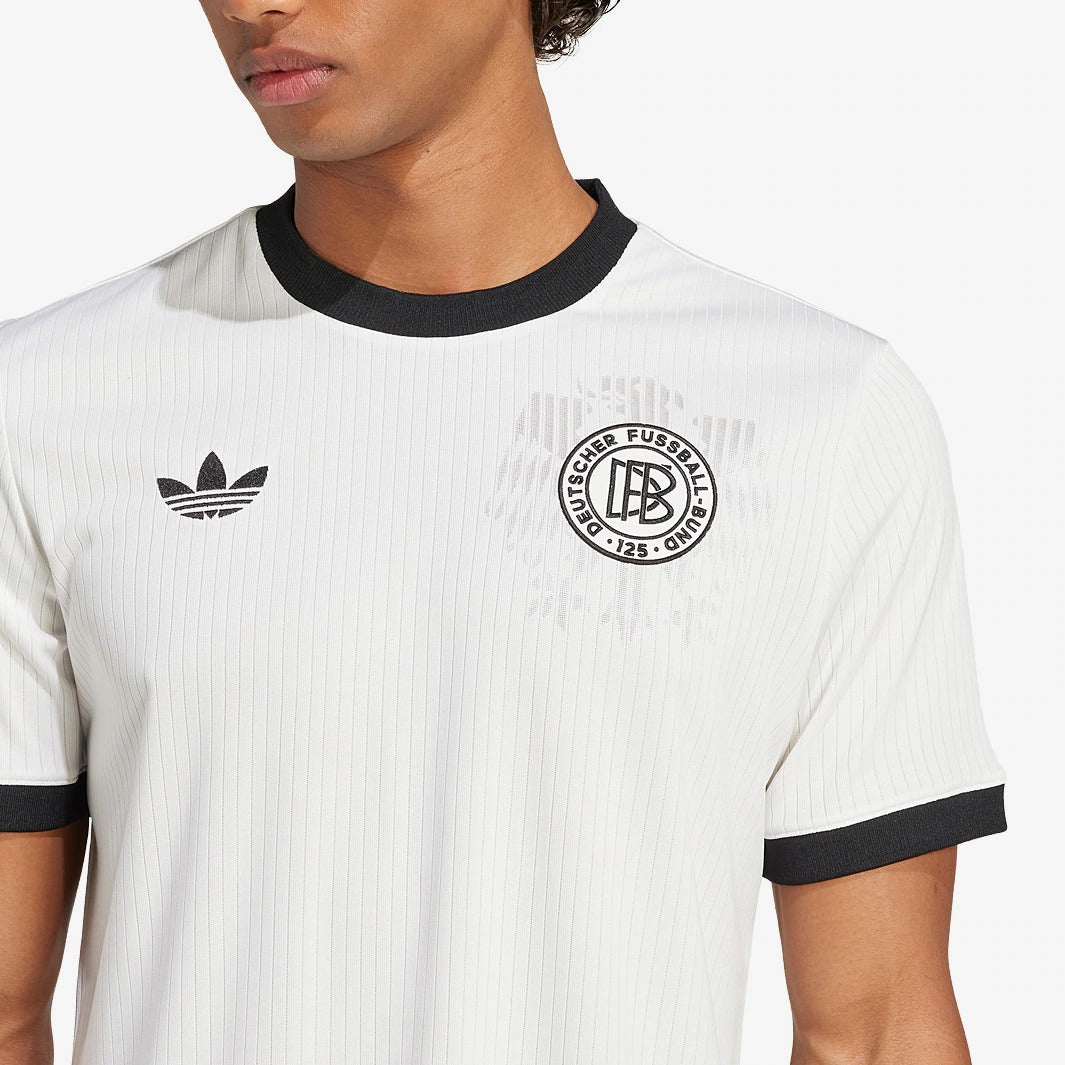 Camisa Adidas Originals Alemanha 2024 Edição Especial 125 Anos - detalhe da gola