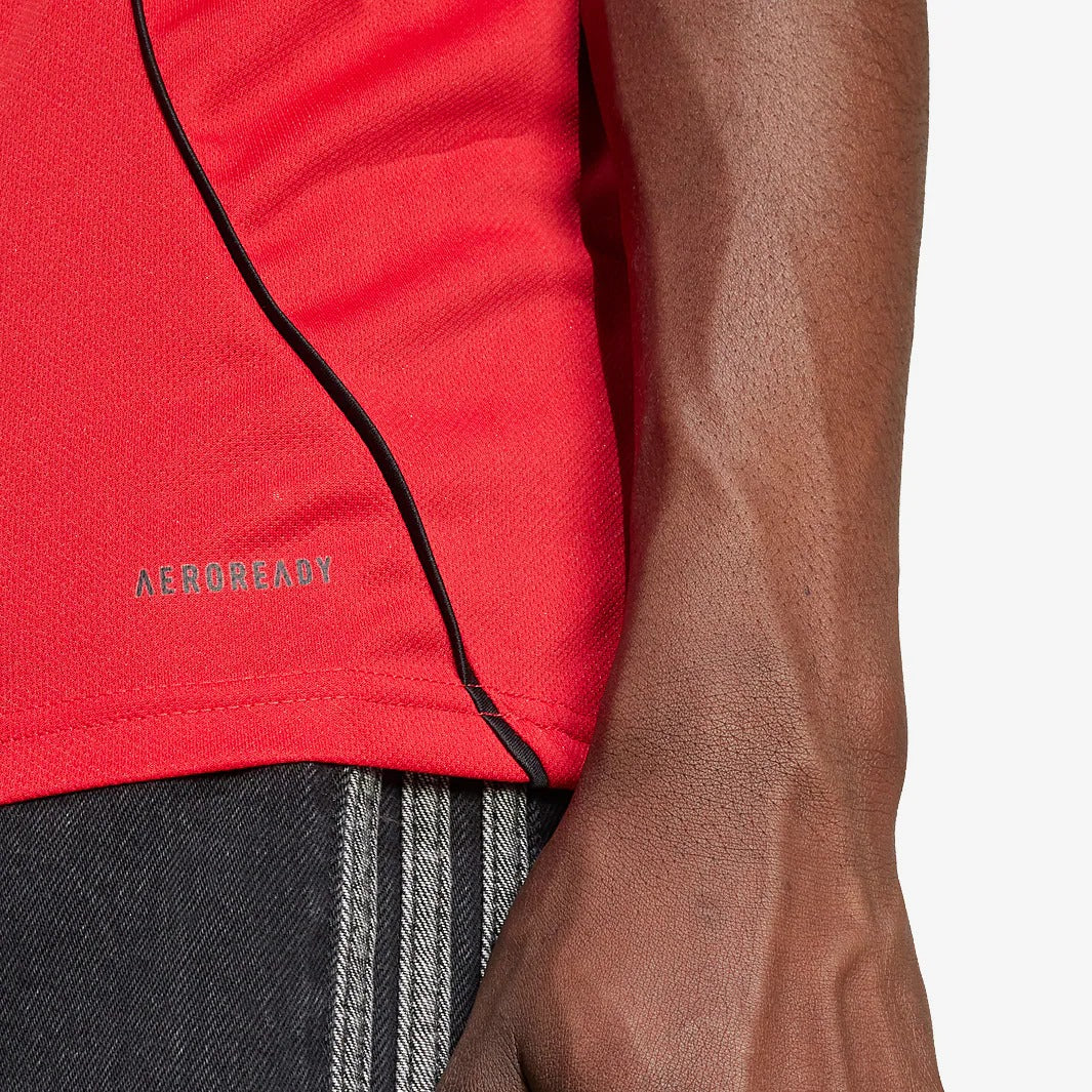 Camisa Adidas Manchester United 2025/26 I Torcedor - detalhe da manga