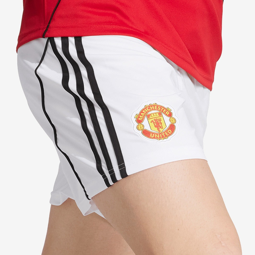 Shorts Adidas Manchester United 2025/26 I - detalhe da manga