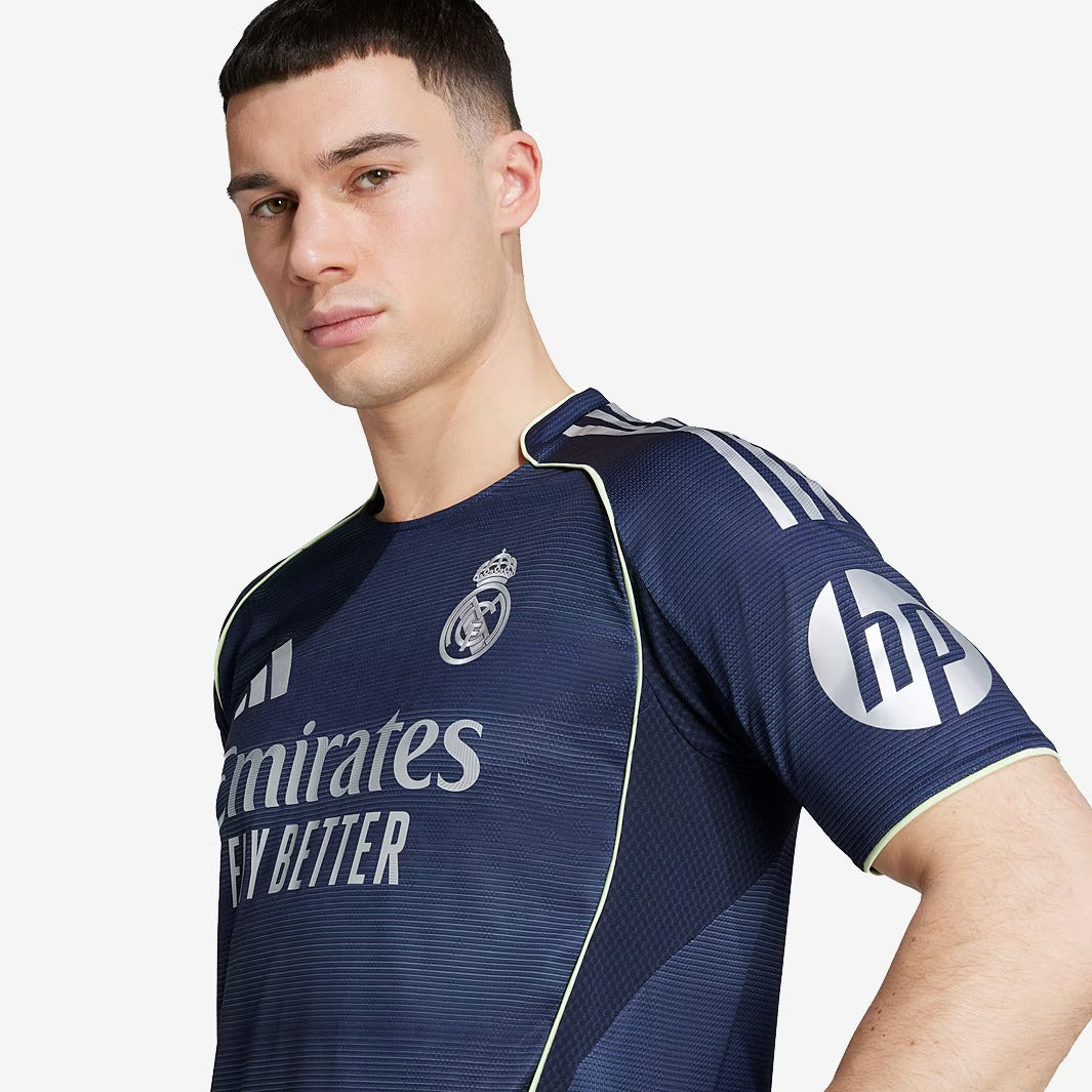 Camisa Adidas Real Madrid 2025/26 II Authentic - detalhe da gola