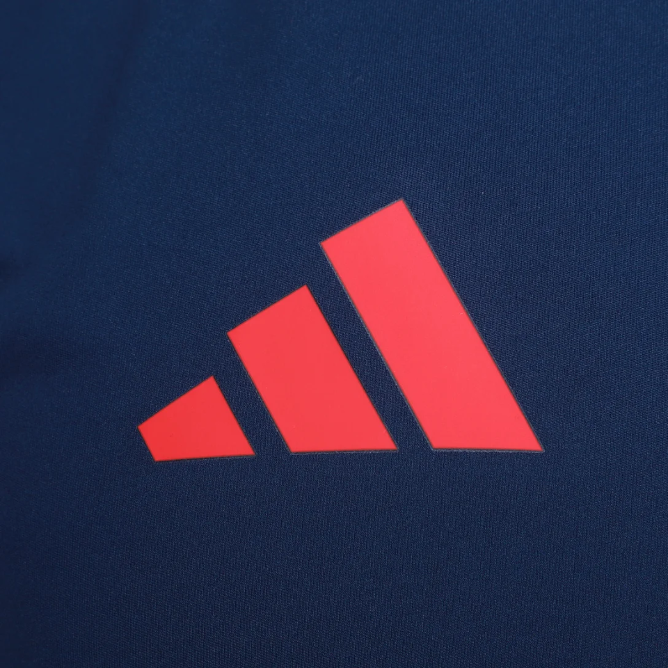 Regata Treino Adidas Flamengo 2025/26 - detalhe da manga