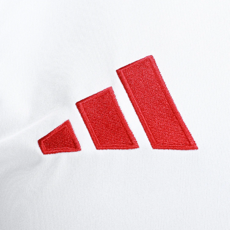 Regata Adidas Flamengo 2025/26 II - detalhe da gola