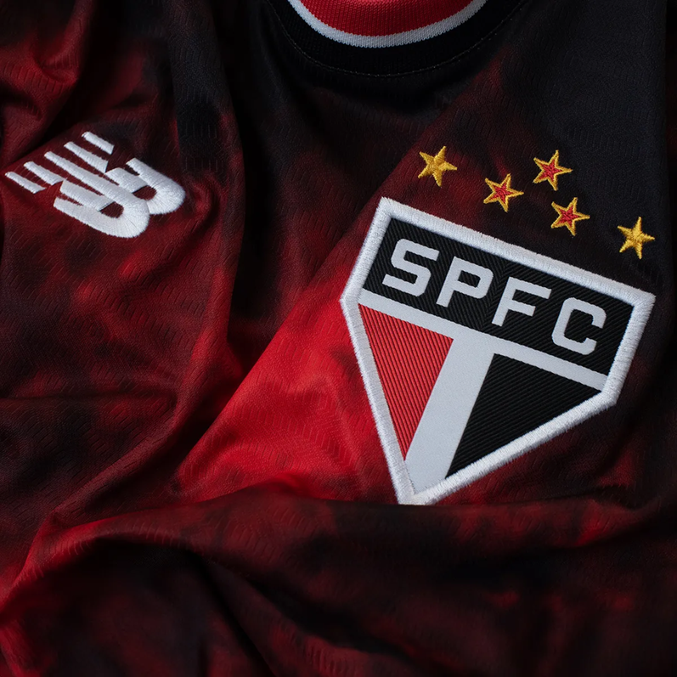 Camisa New Balance São Paulo 2024/25 III - vista traseira