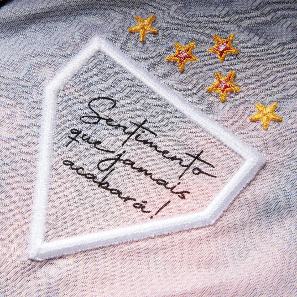 Camisa Feminina New Balance São Paulo 2024/25 III - detalhe da manga