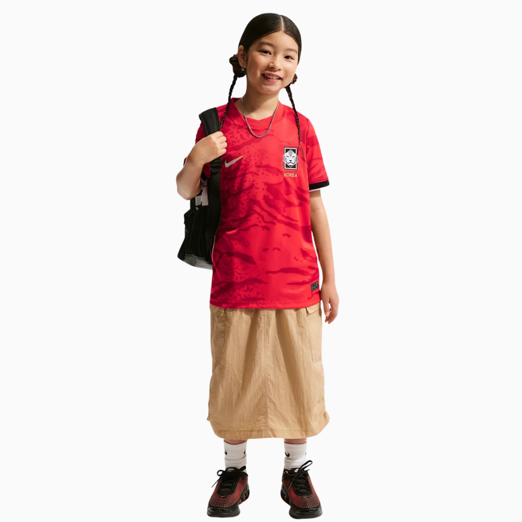 Conjunto Infantil Coréia do Sul 2026/27 I Kit - detalhe da gola