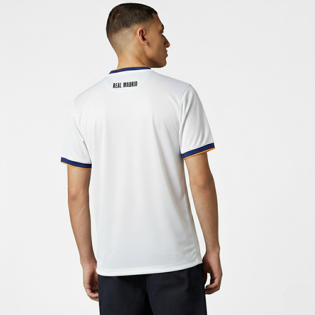 Camisa Retrô Real Madrid 2010/11 I - vista traseira