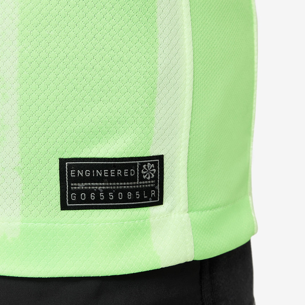 Camisa Infantil Nike FC Barcelona 2024/25 III - detalhe da manga