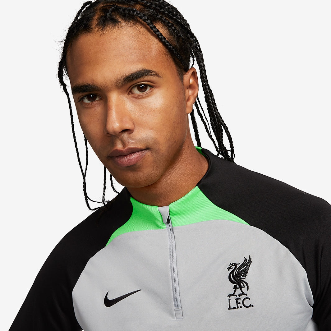 Camisa Manga Longa de Treino Nike Liverpool FC 2023/24 - detalhe da gola