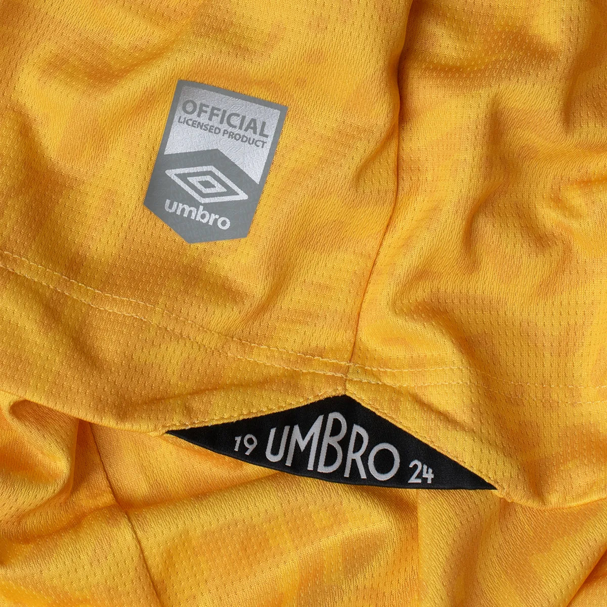 Camisa Masculina Umbro Santos 2024/25 III - detalhe da manga