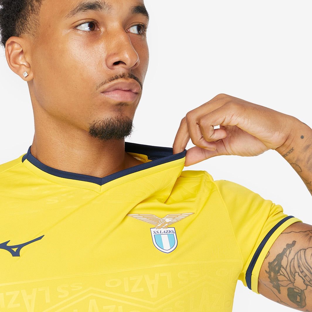 Camisa Mizuno Lazio 2024/25 II - detalhe da gola