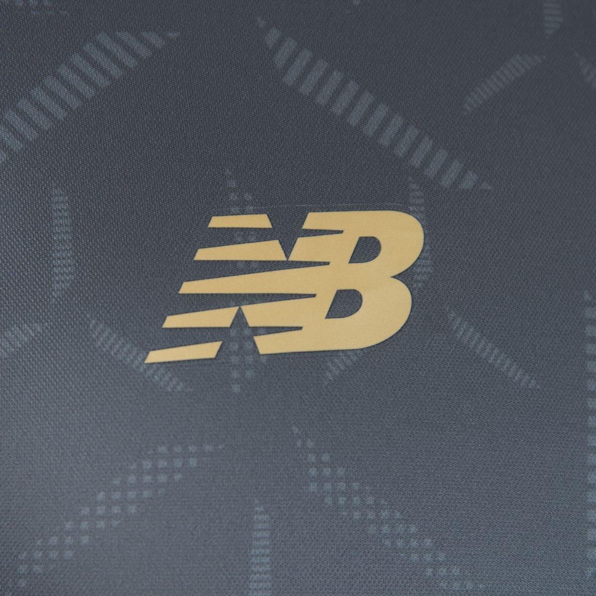 Camisa New Balance São Paulo 2025/26 Treino - detalhe da manga