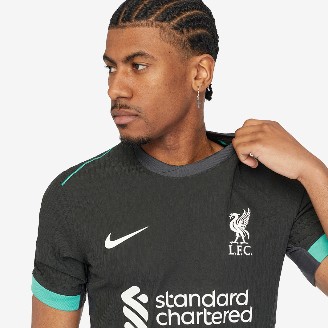 Camisa Nike Liverpool FC 2024/25 II Jogador - detalhe da gola