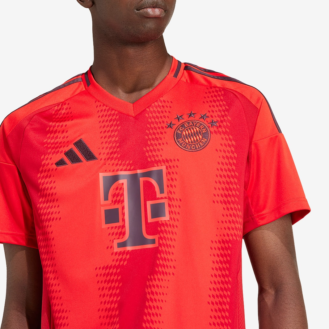 Camisa Adidas Bayern de Munique 2024/25 I Torcedor - detalhe da manga