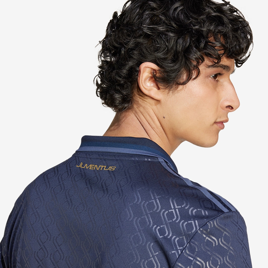 Camisa Adidas Originals Juventus FC 2024/25 III - detalhe da manga