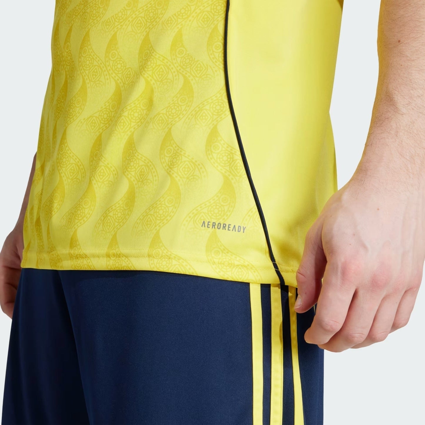 Camisa Al Nassr 2025/26 I - detalhe da gola