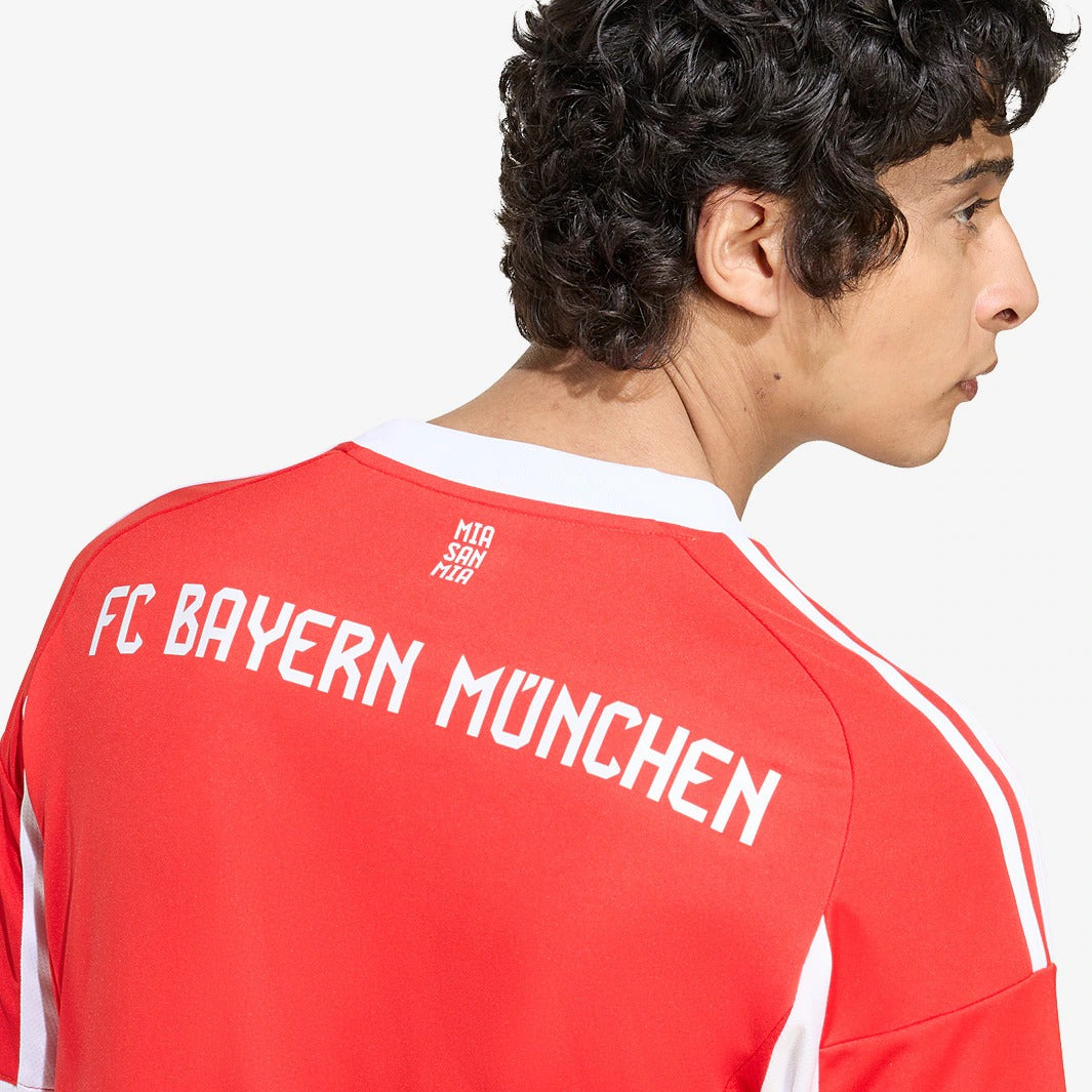 Camisa Bayern de Munique 2025/26 I - detalhe da manga