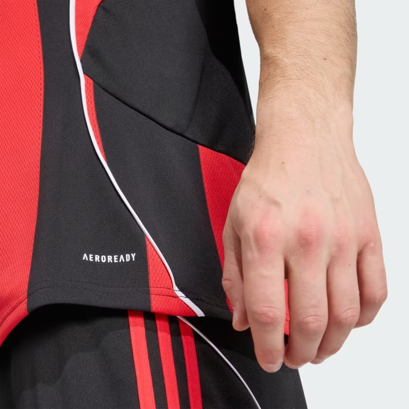 Camisa Frankfurt 2025/26 I - detalhe