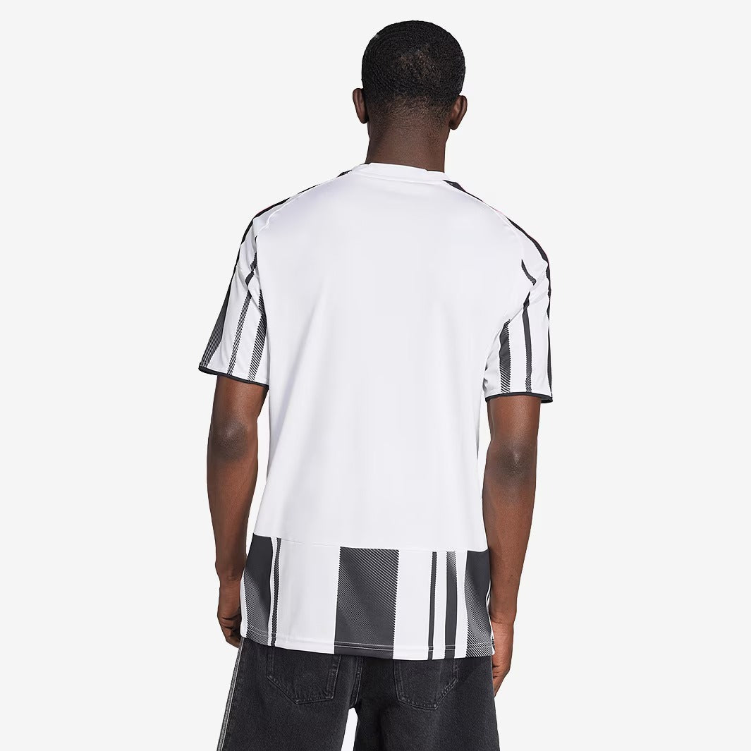 Camisa Juventus 2025/26 I - detalhe da gola