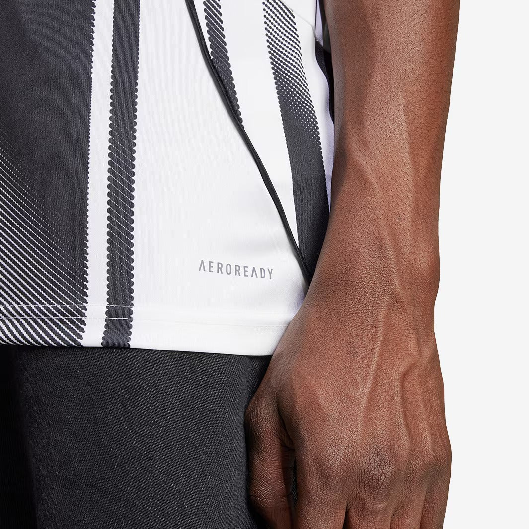 Camisa Juventus 2025/26 I - detalhe da manga