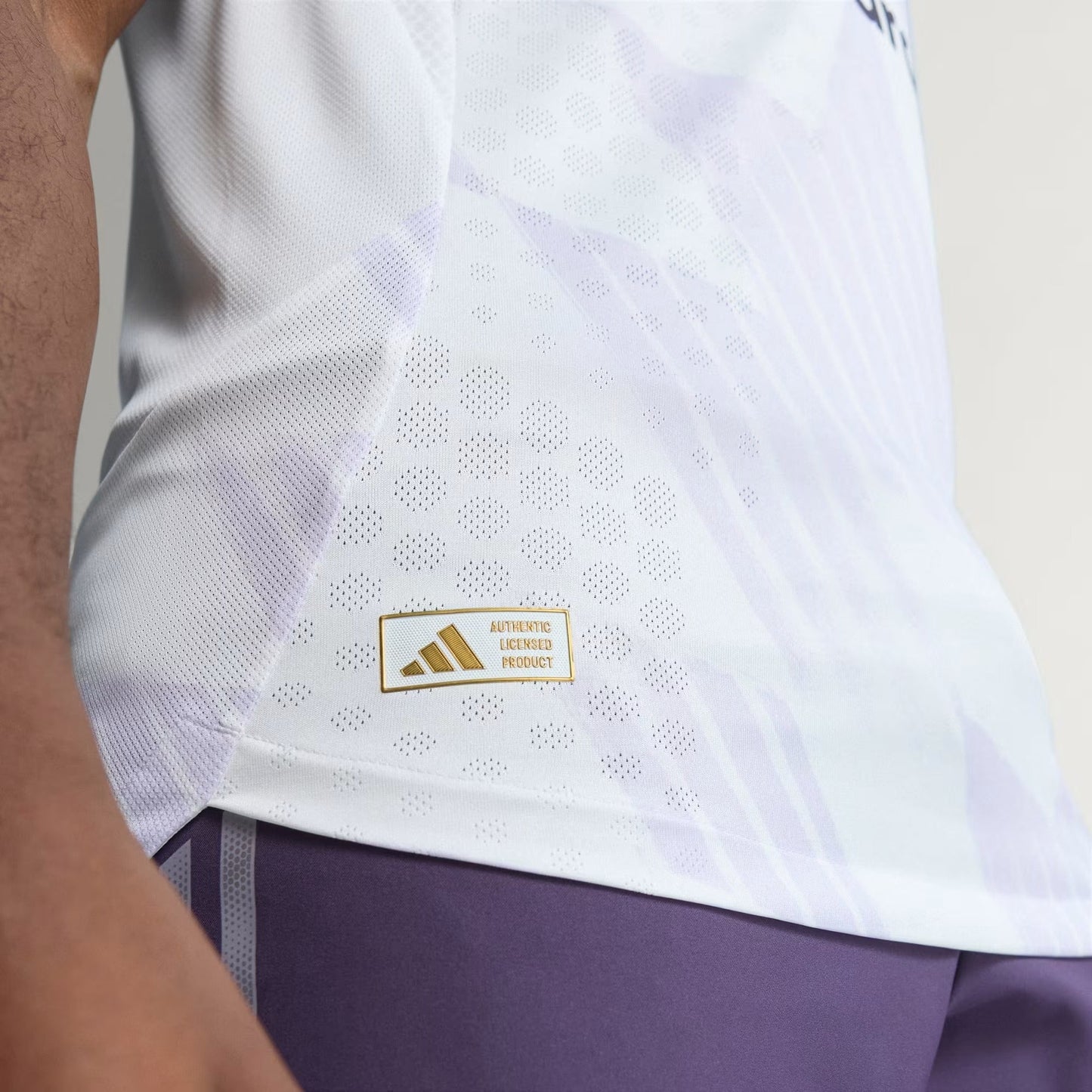 Camisa Adidas Manchester United 2025/26 II - detalhe