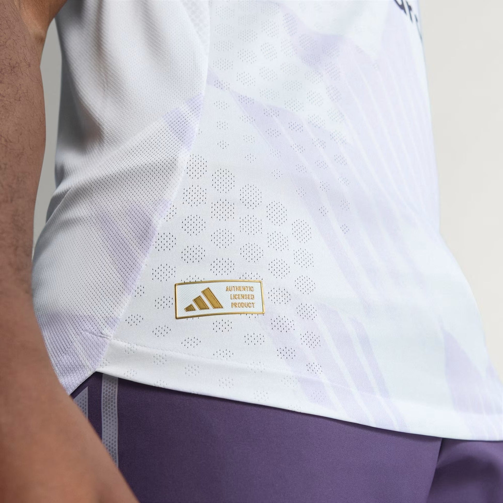 Camisa Adidas Manchester United 2025/26 II - detalhe