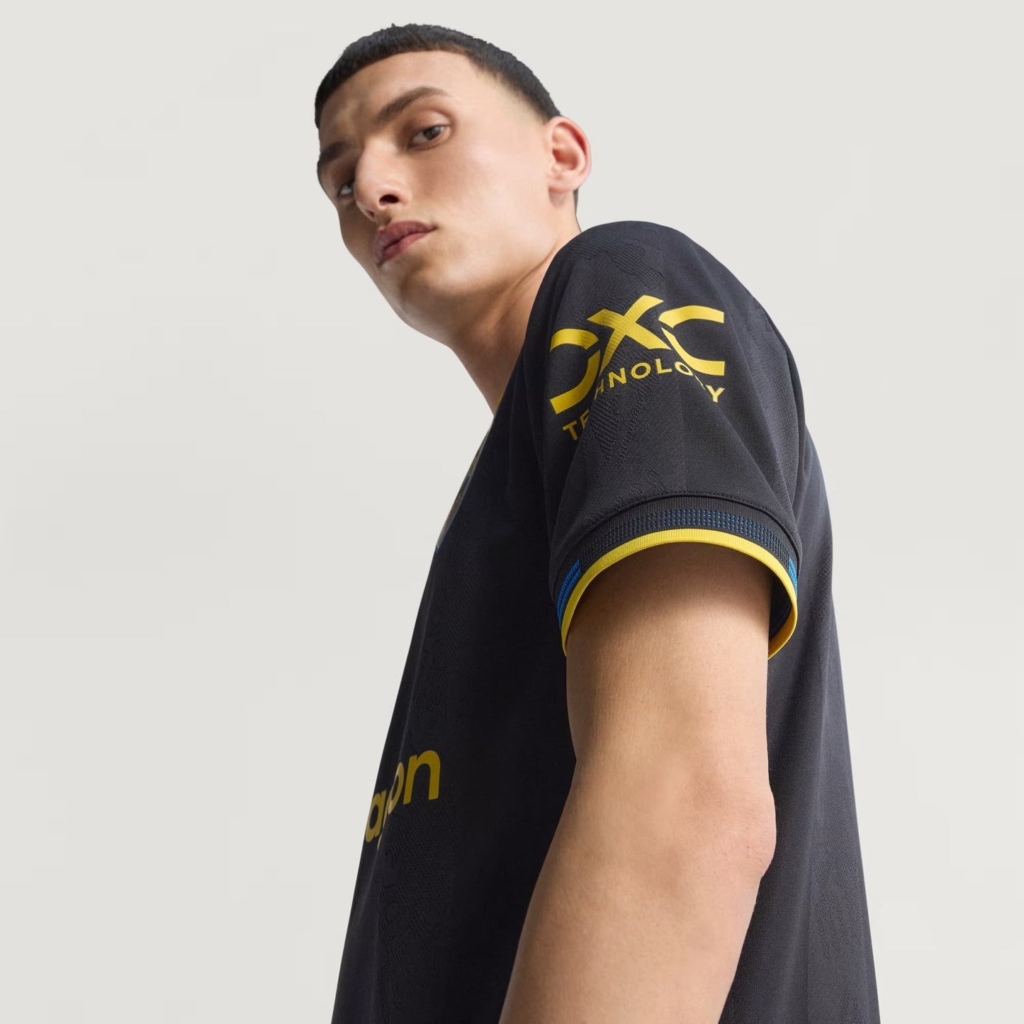 Camisa Adidas Manchester United 2025/26 III - vista traseira