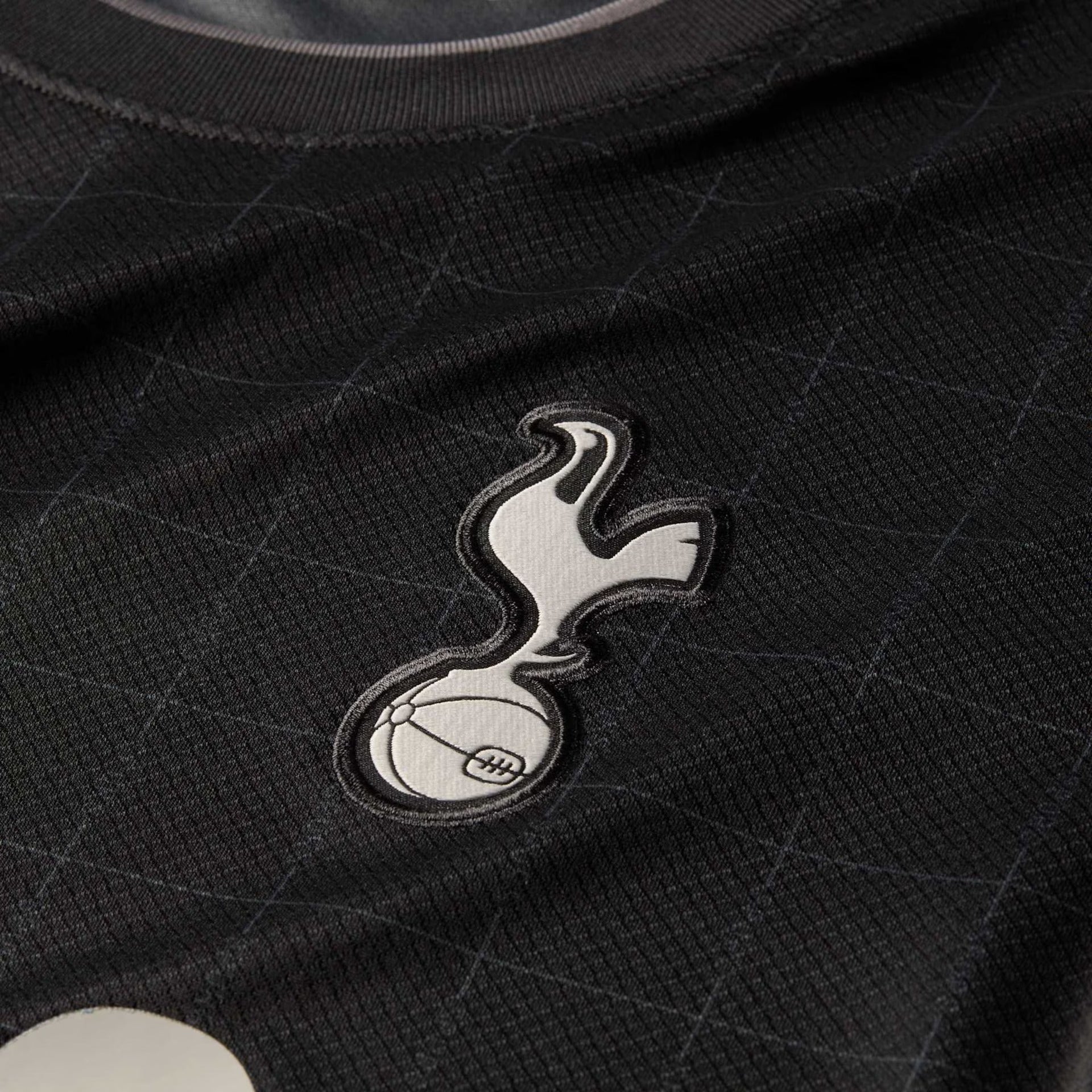 Camisa Nike Tottenham 2025/26 II - detalhe