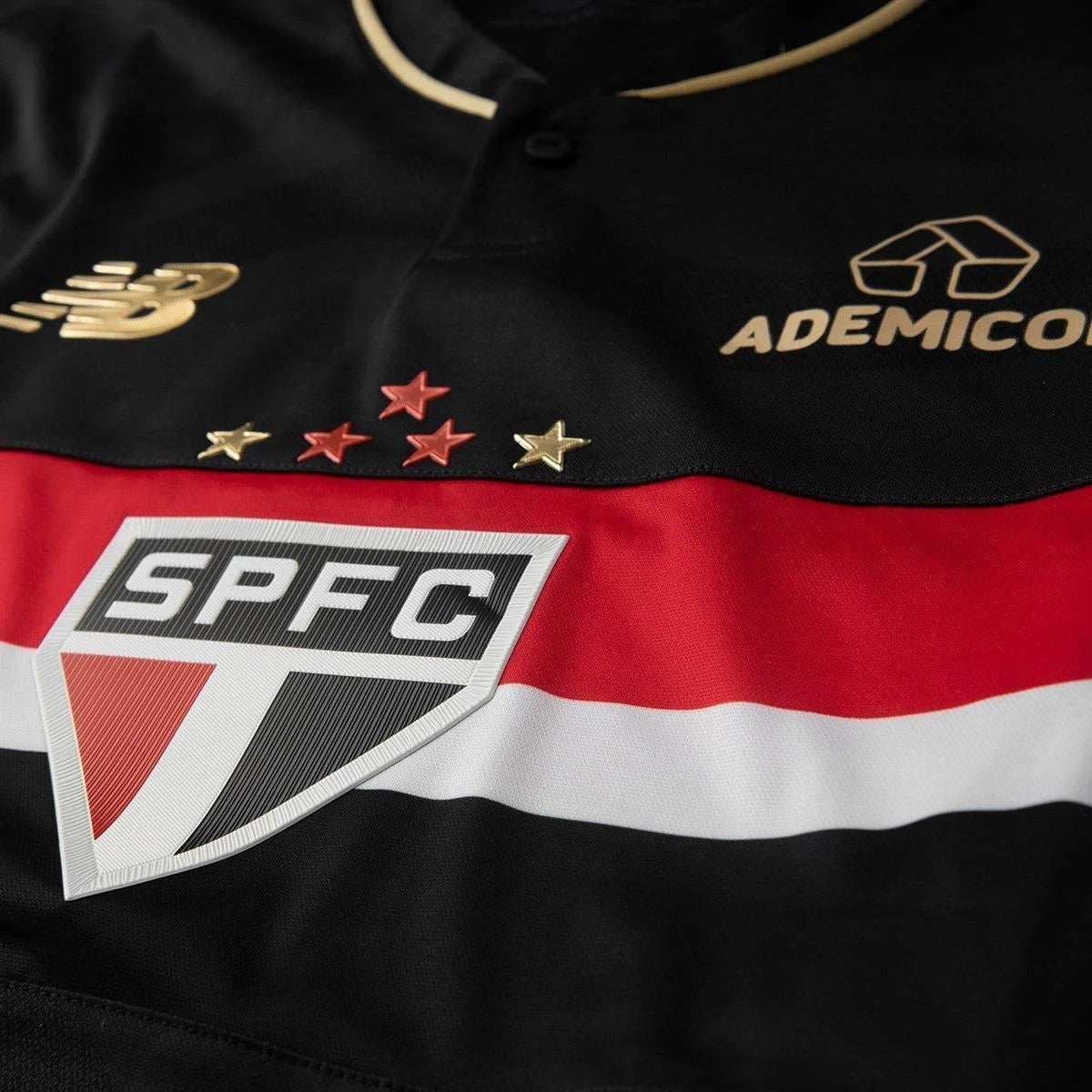 Camisa New Balance São Paulo 2025/26 III - detalhe da gola