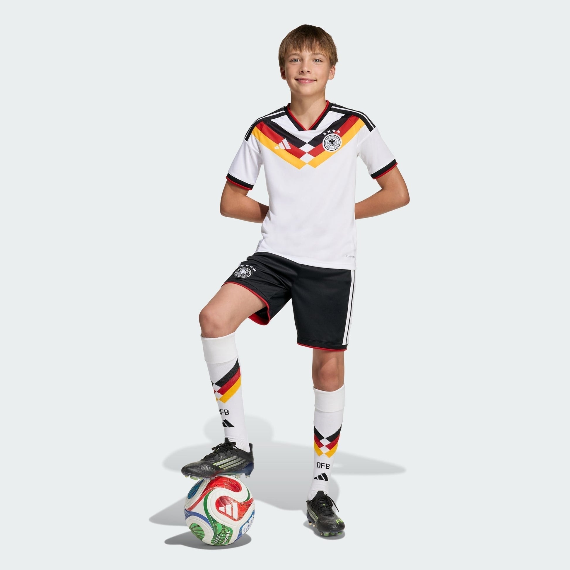 Conjunto Infantil Alemanha 2026/27 I - detalhe da manga