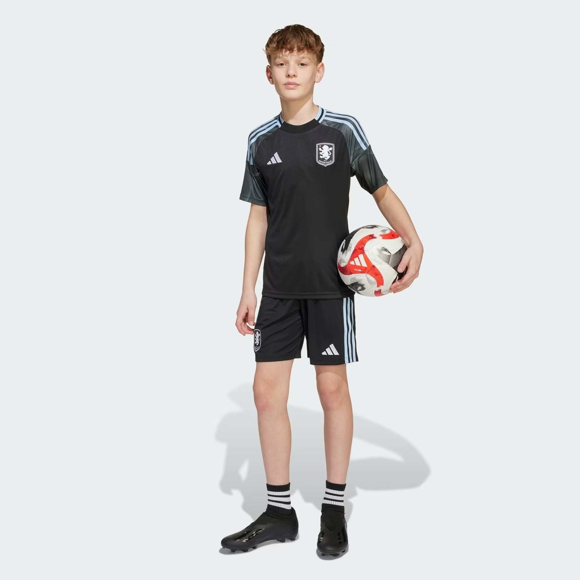 Conjunto Infantil Adidas Aston Villa 2025/26 II - detalhe da manga