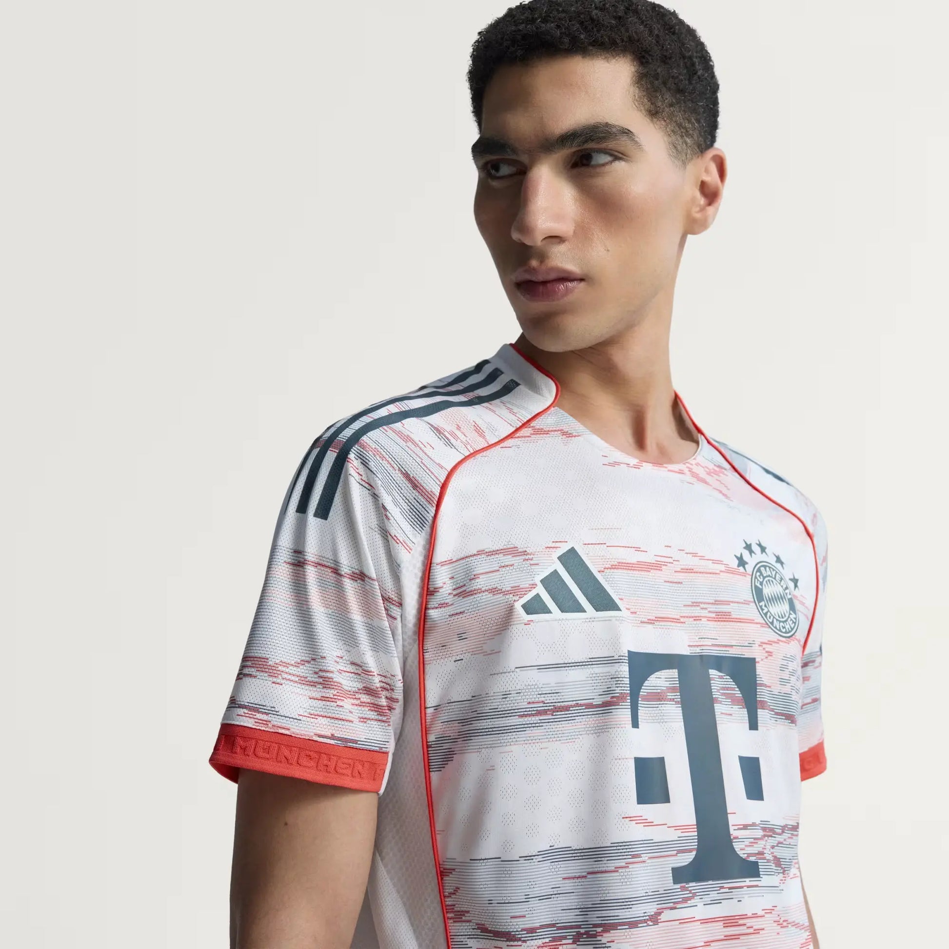 Camisa Adidas Bayern de Munique 2025/26 II Authentic - detalhe da manga