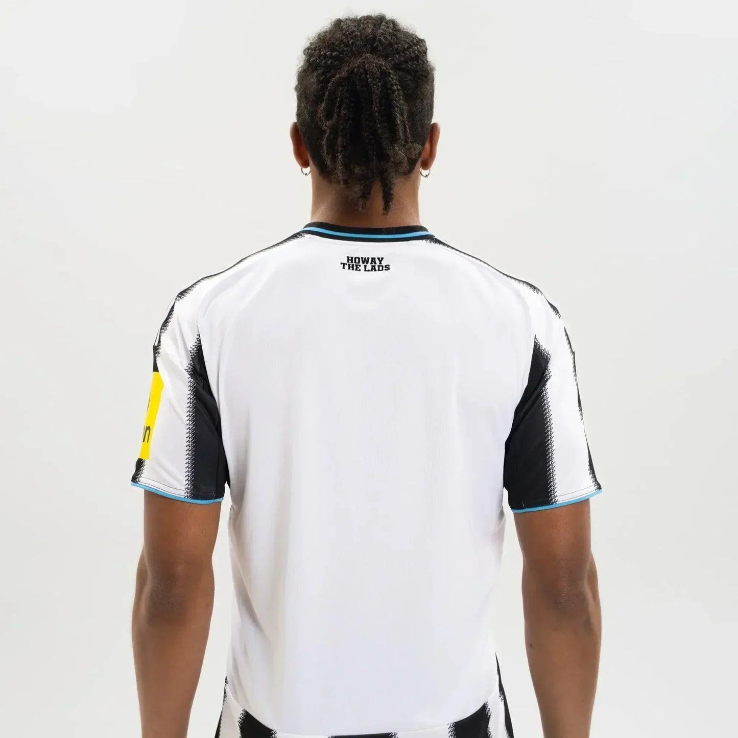 Camisa Adidas Newcastle 2025/26 I Torcedor - detalhe da gola