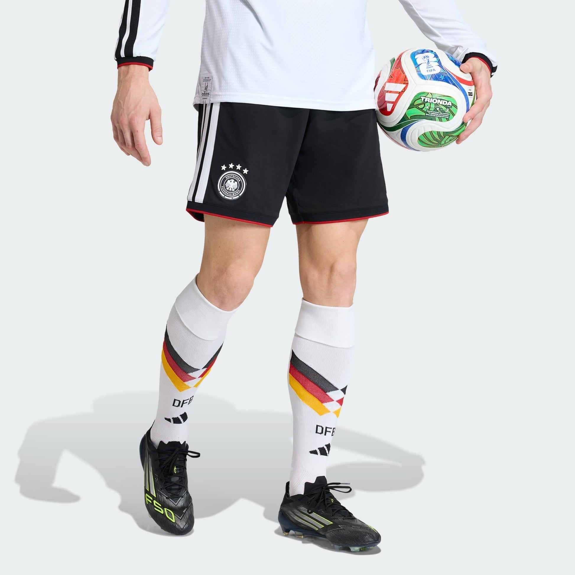 Shorts Alemanha 2026/27 I - detalhe da gola