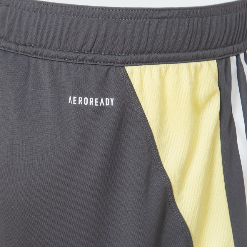 Shorts Treino Adidas Atlético Mineiro 2024/25 - detalhe da gola