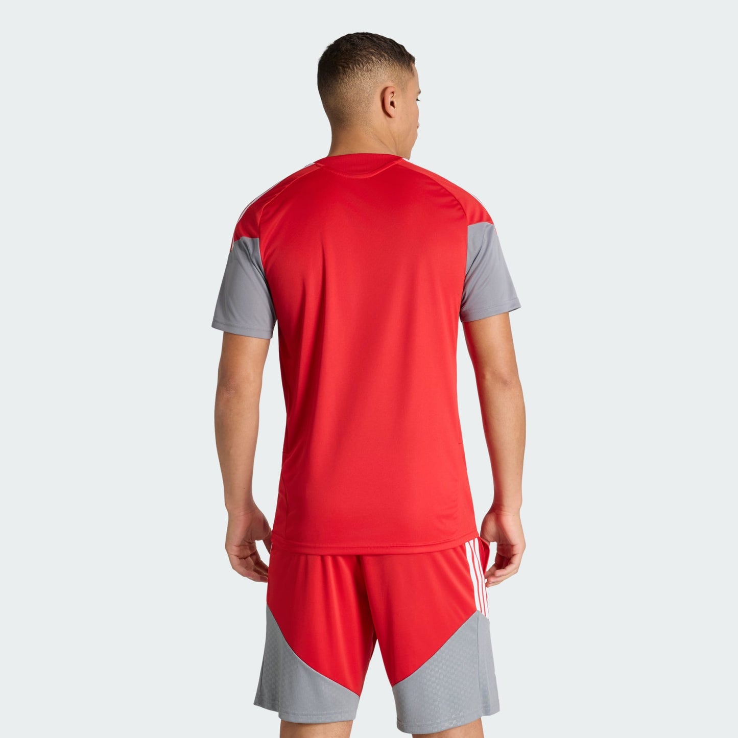 Camisa Adidas Internacional 2026/27 Treino - vista traseira