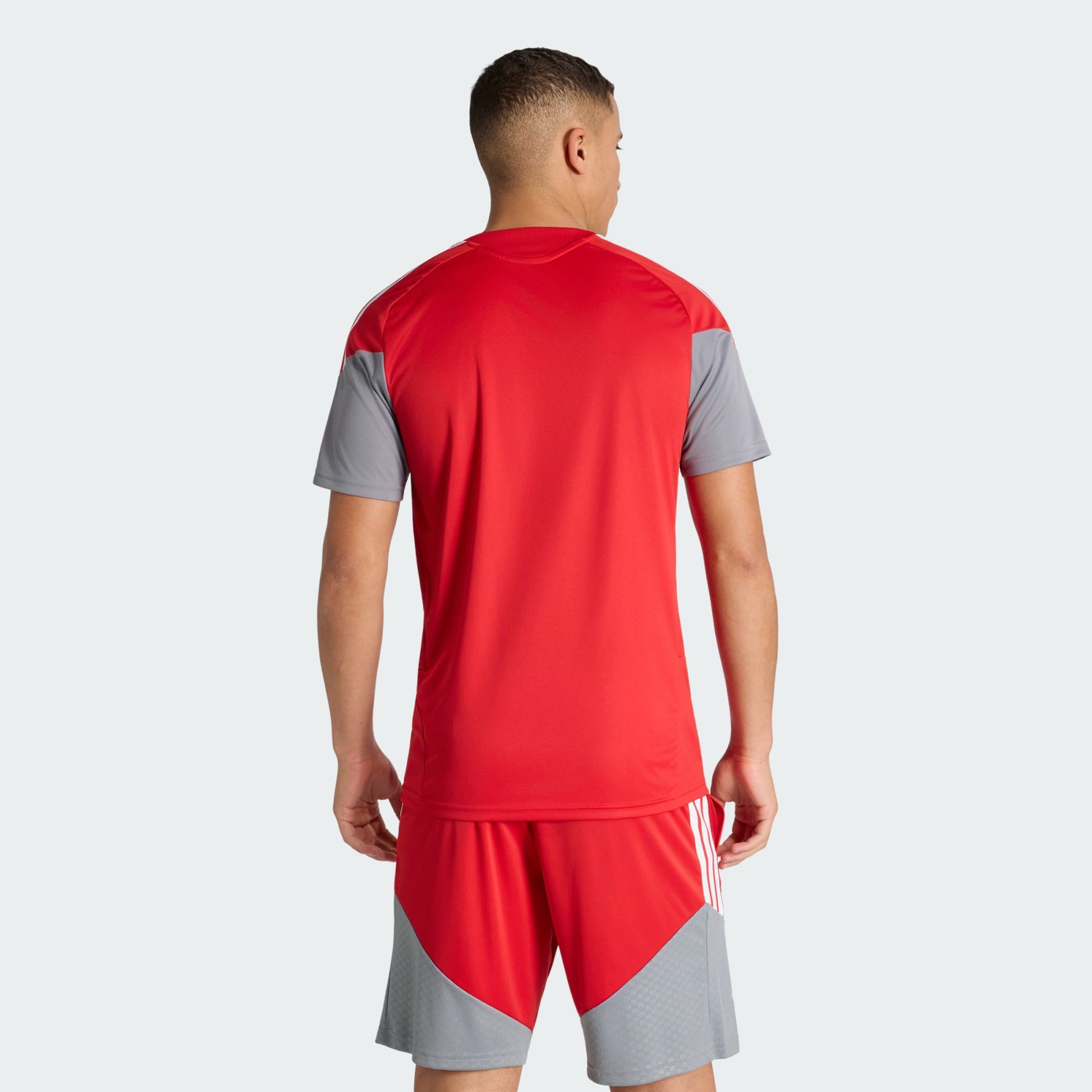 Camisa Adidas Internacional 2026/27 Treino - vista traseira