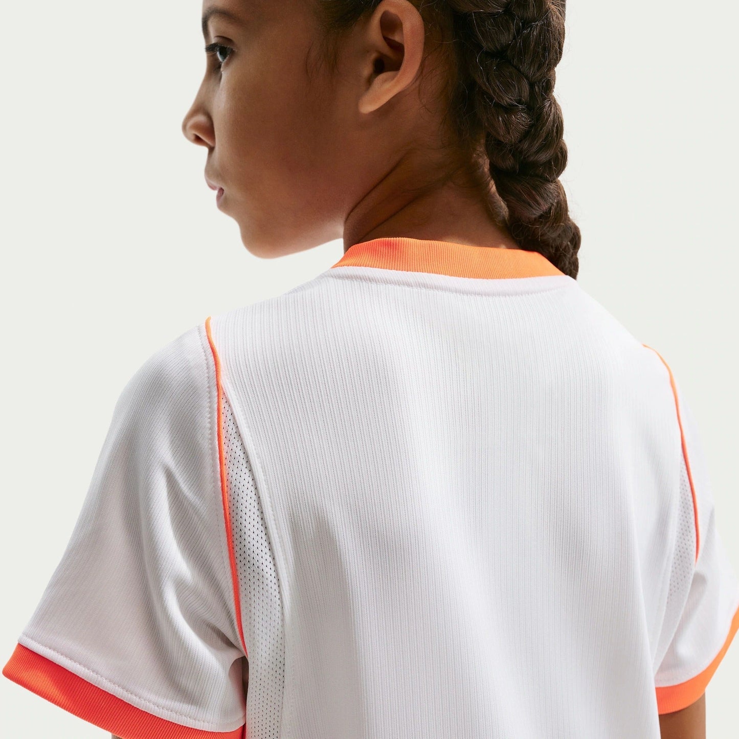 Conjunto Infantil Holanda 2026/27 II - vista traseira
