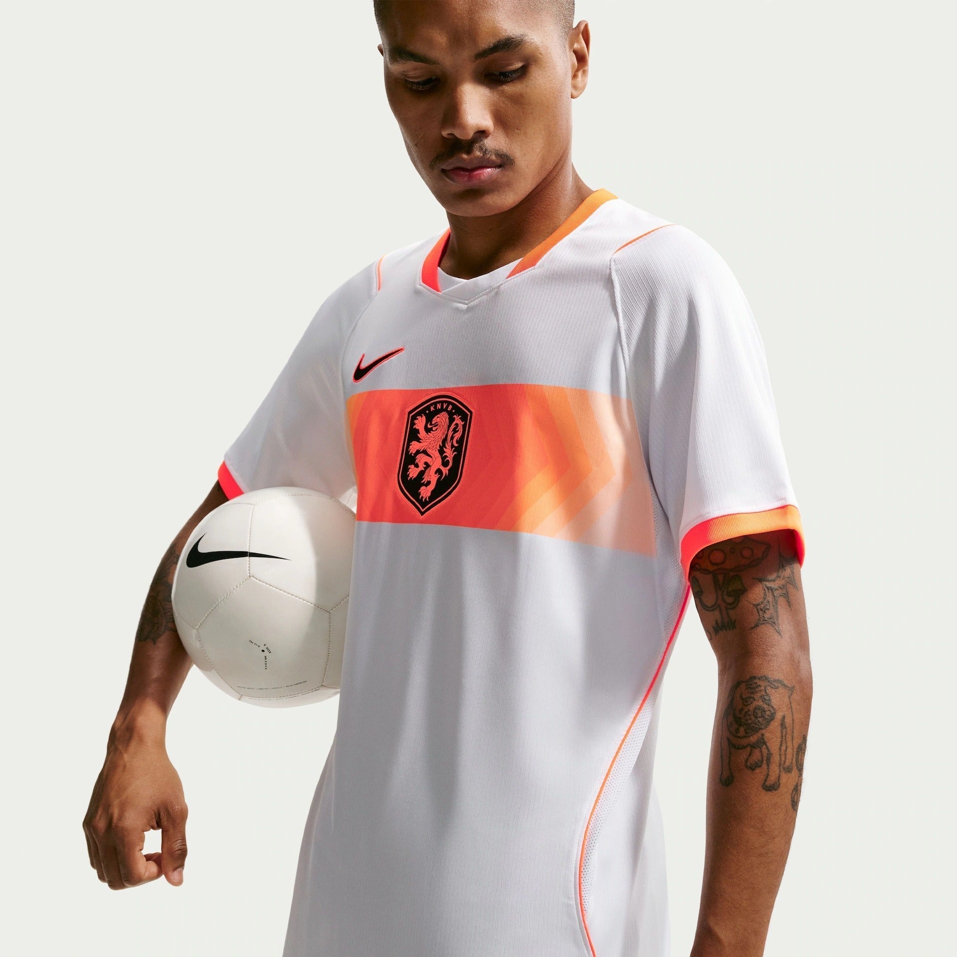 Camisa Holanda 2026/27 II - detalhe da manga