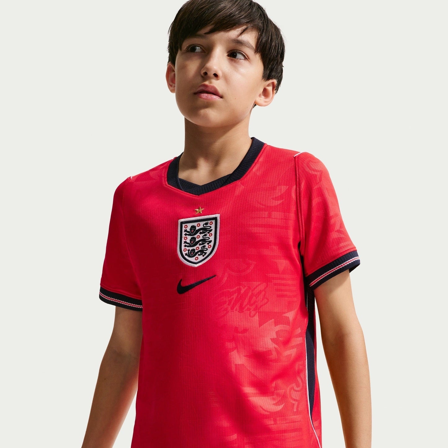 Conjunto Infantil Inglaterra 2026/27 I Kit - detalhe da manga