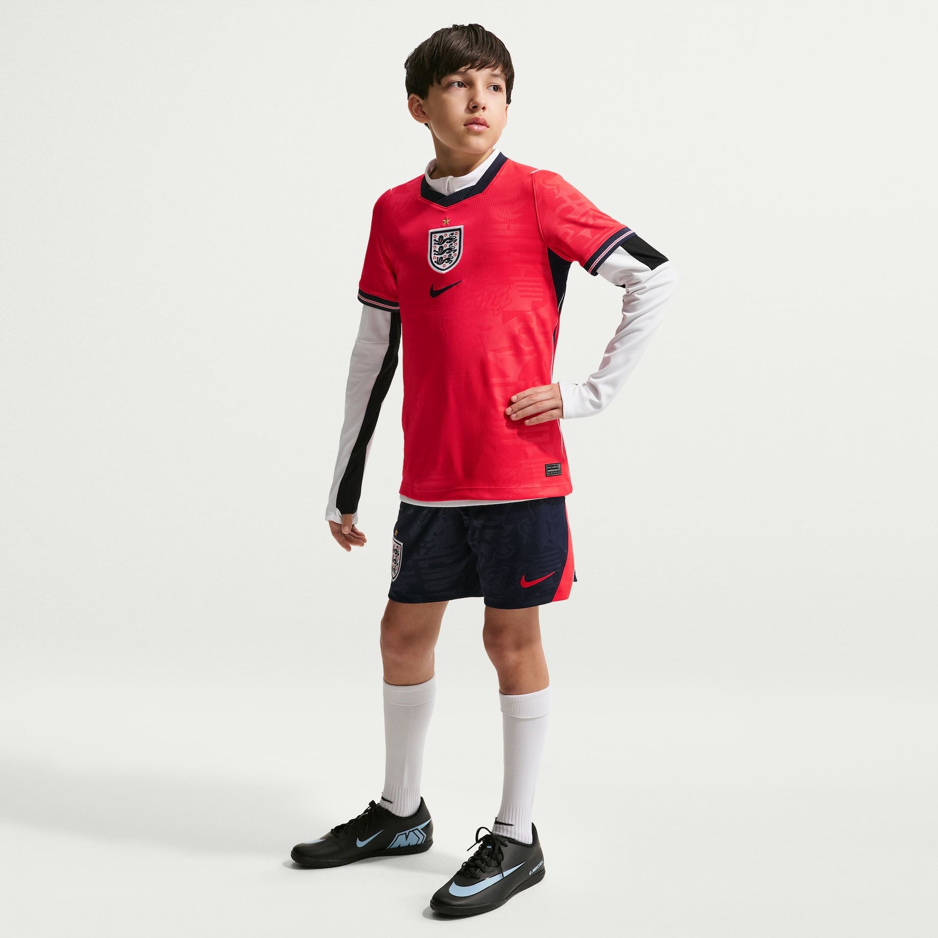 Conjunto Infantil Inglaterra 2026/27 I Kit - detalhe da gola