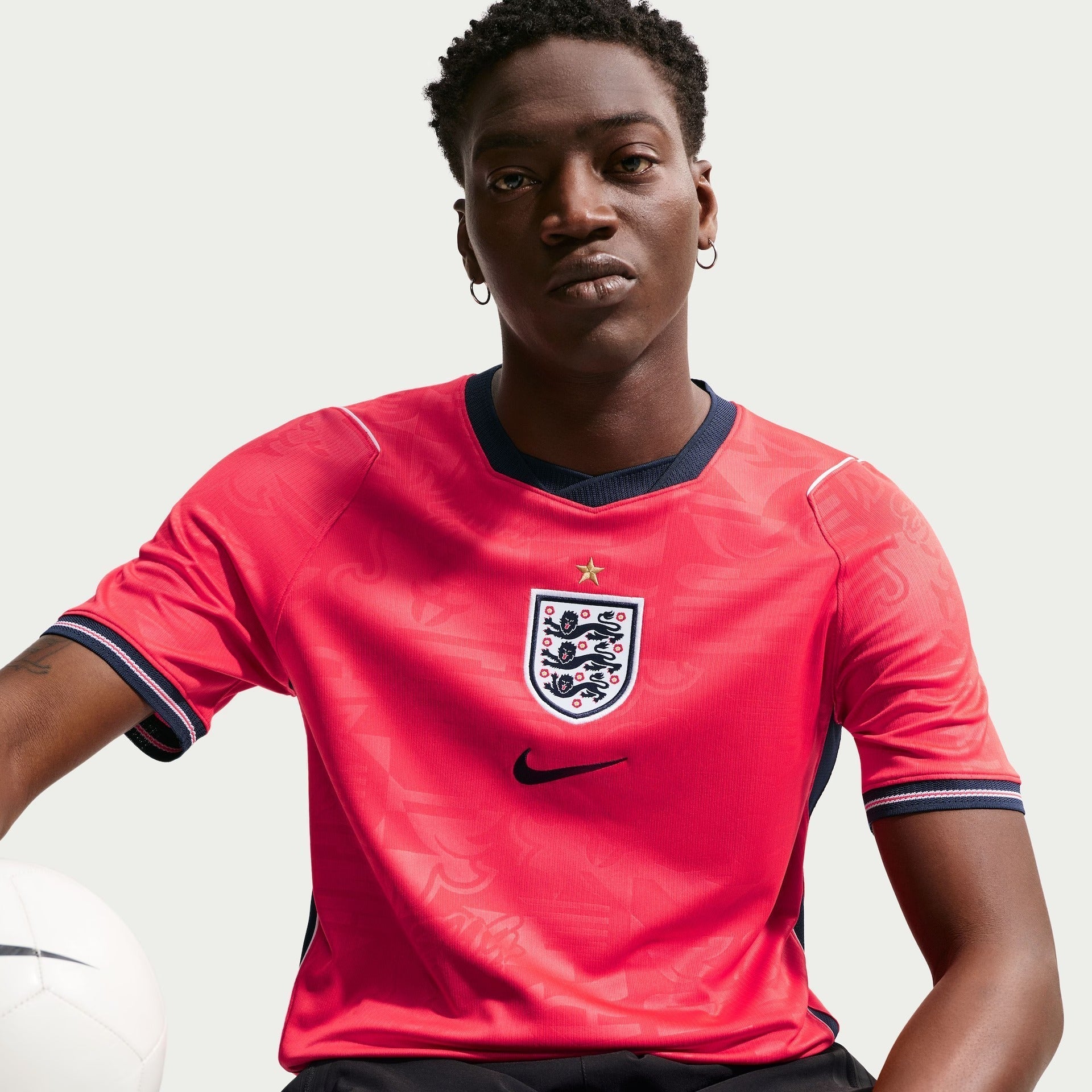 Camisa Inglaterra 2026/27 I - detalhe da gola