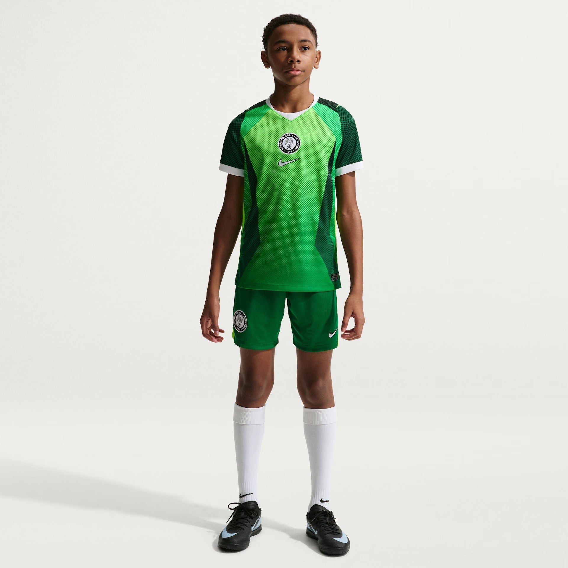 Conjunto Infantil Nigéria 2026/27 I Kit - detalhe da manga